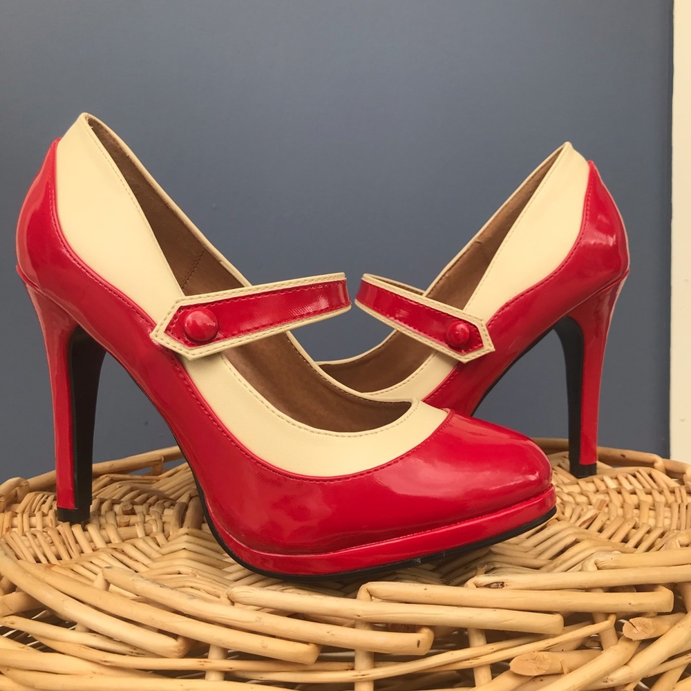 Vintage 1940s-1950s style Red Heels - Picture 2 of 8
